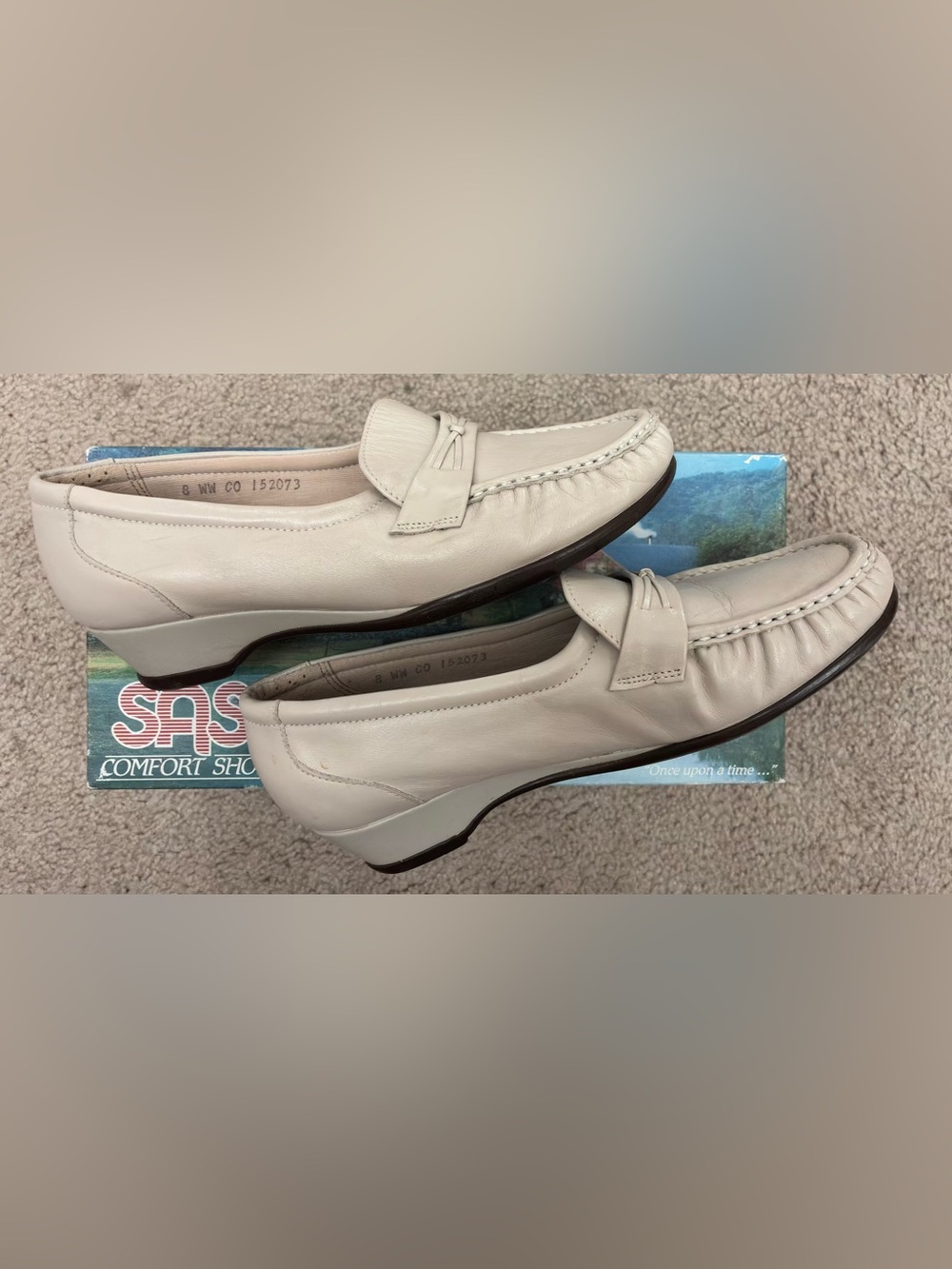 SAS women’s Easier SlipOn Loafers - size 8 WW(double wide) Ivory
